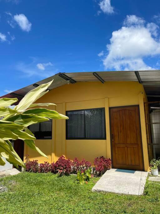 Apartment Convenient Location *